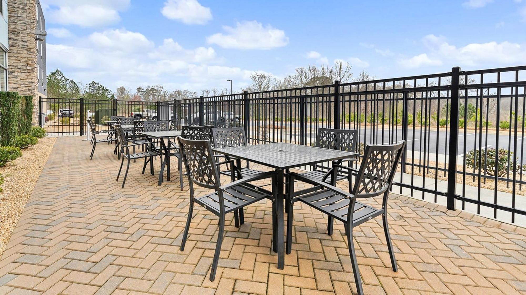 Holiday Inn Express & Suites Macon North By Ihg Экстерьер фото