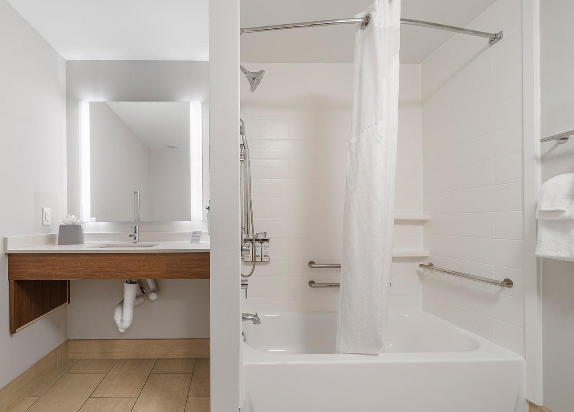 Holiday Inn Express & Suites Macon North By Ihg Экстерьер фото
